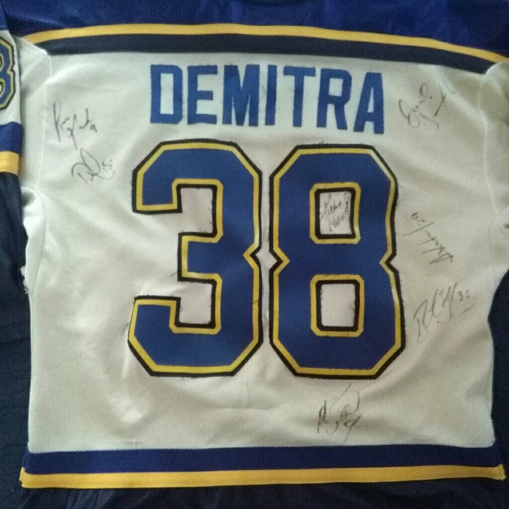 SIGNED.....St. Louis Blues DEMITRA Jersey....